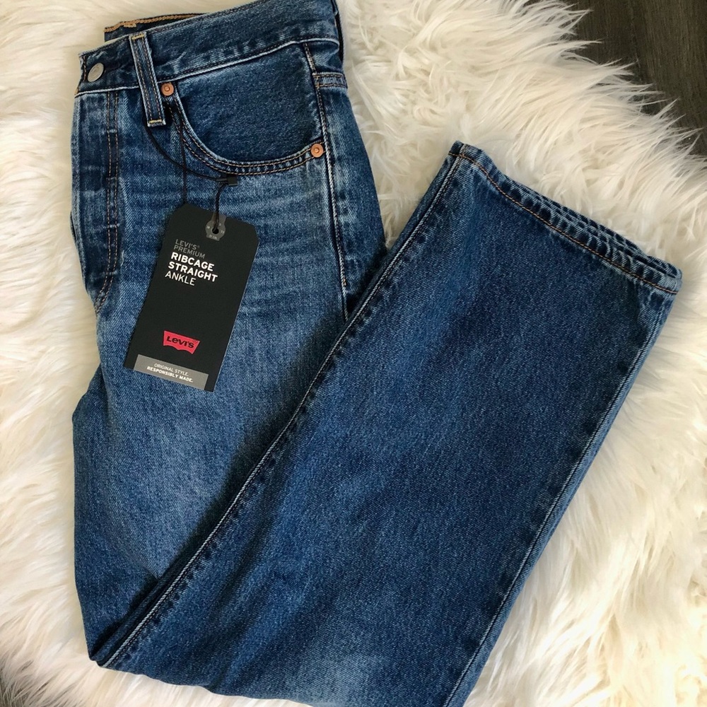 NWT | Levi’s Ribcage Straight Ankle Jeans, Noe Fog, 27x27
